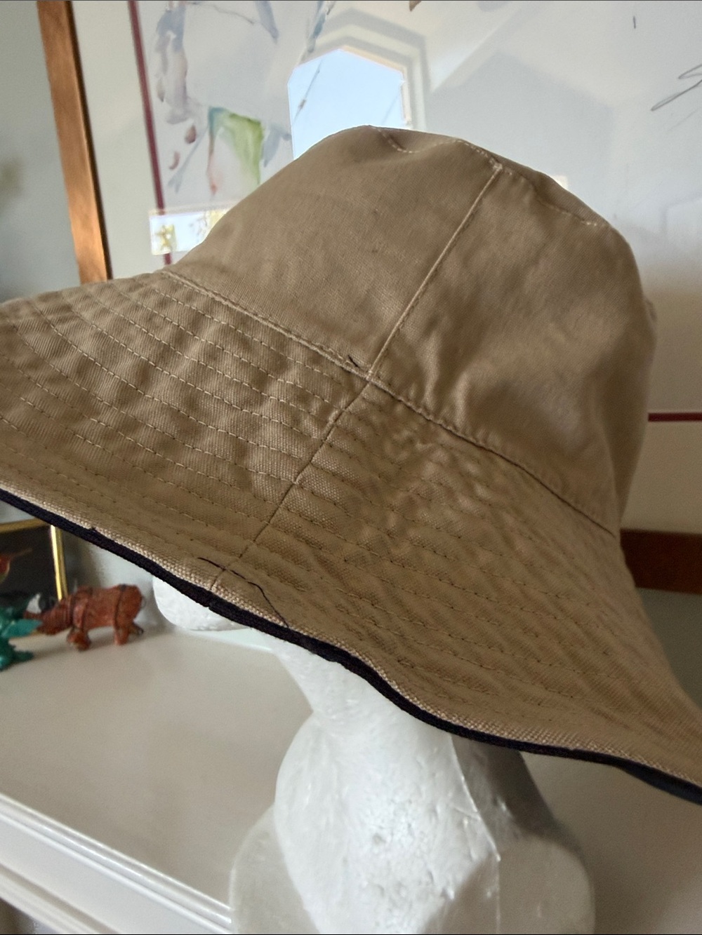 Reversible Wide-Brim Sun Hat in Black and Beige - Picture 3 of 5